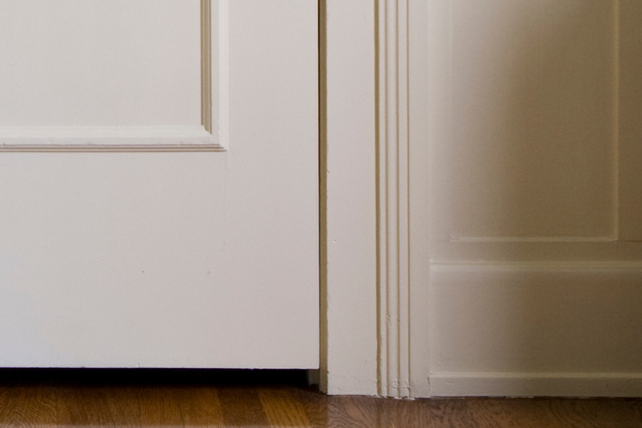 gap under door