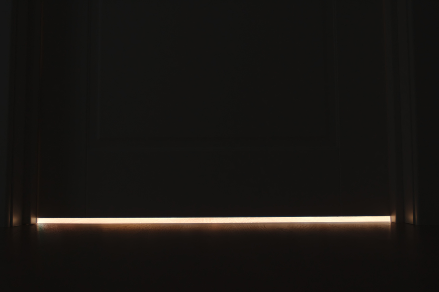 maximum-gap-fire-door-featured-image light shining through gap under door