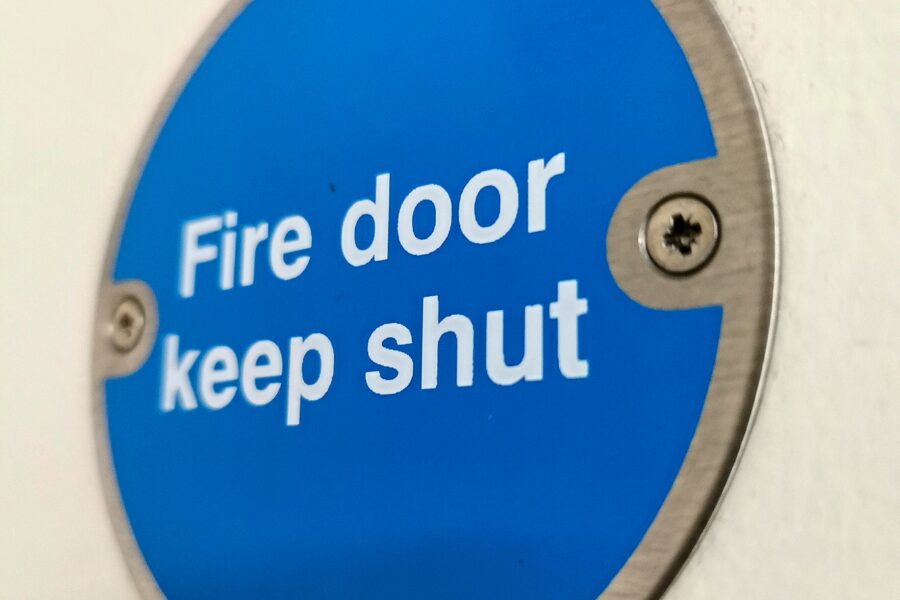 advice-centre-featured-image-how-long-does-a-fire-door-last Fire door keep shut sign